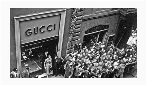 history of gucci handbags.